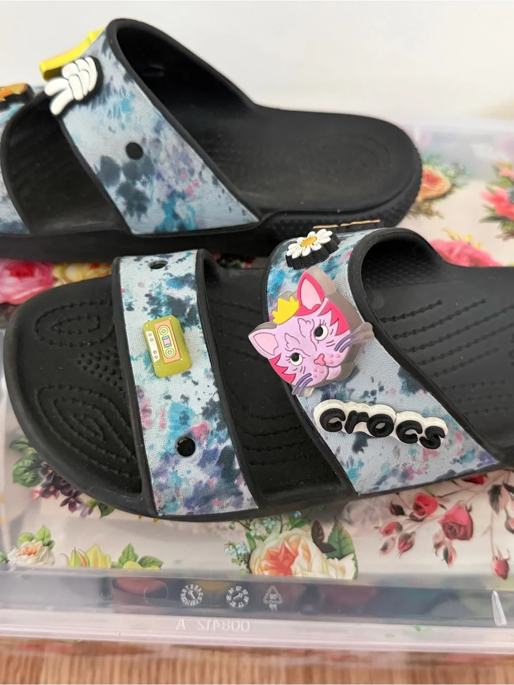 Kids Iconic Comfort Tie-Dye Croc Sandals with Removable Charms - Black & Blue